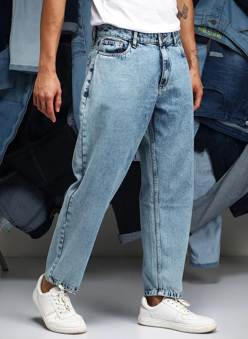 Campus Sutra  Men's Indigo Blue Acid-Wash Straight-Fit Denim Jeans For Casual Wear | Low-Waist | Medium-Wash | Button & Zip Closure | Denim Jeans Crafted With Comfort Wear For Everyday Wear for Men | Best Price UAE